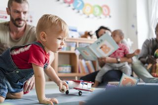 Żłobki są droższe, jednak rodzice płacą mniej? O co chodzi z programem?