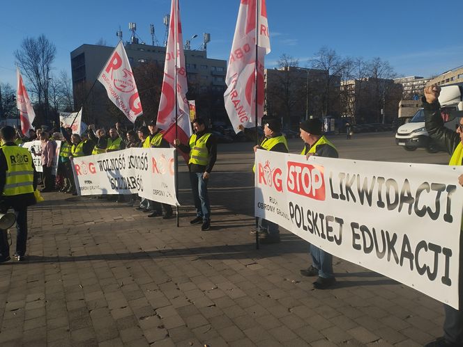 Protest w Katowicach. Tysiące związkowców na ulicach. Padły mocne słowa o „zbrodniczej ideologii”