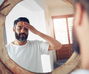 Gorączka, afty, wysypka. 7 wczesnych objawów zakażenia HIV