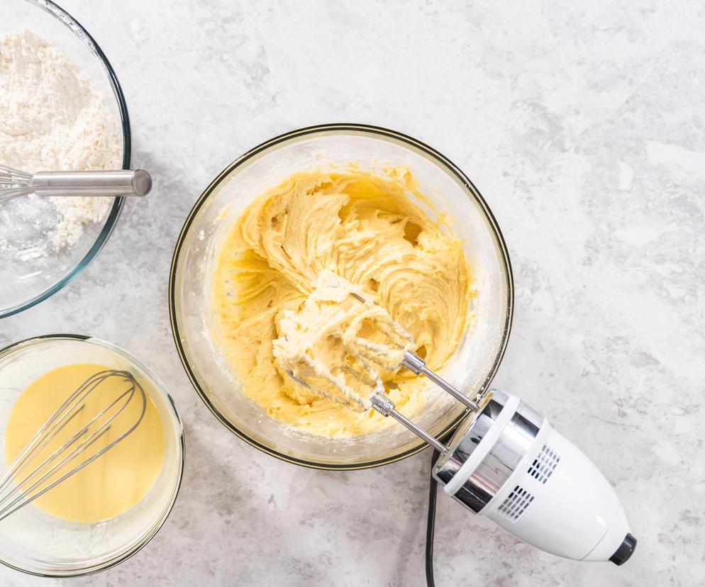 Prosta szarlotka bez pieczenia. Idealne ciasto, które wyjdzie za każdym razem