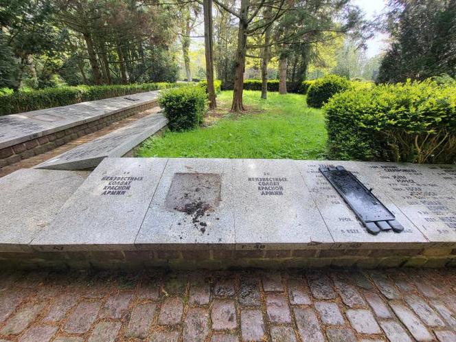 Akt wandalizmu na Cmentarzu Wojennym w Kołobrzegu