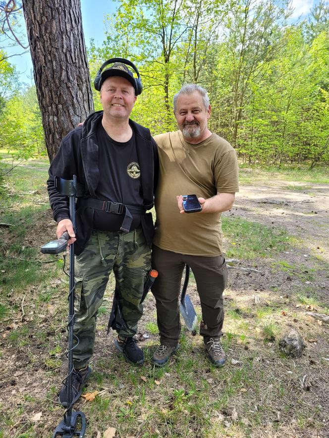 Leśniczy spod Bydgoszczy znalazł swoją ślubną obrączkę! Zgubił ja 23 lata temu 