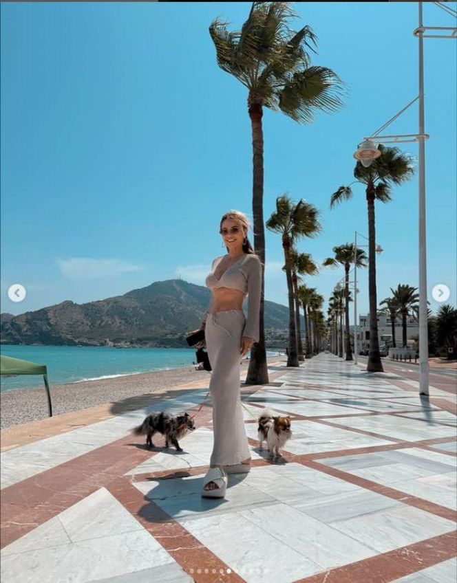 Beżowa Roxie i beżowa Doda