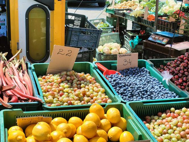 Cena czereśni i truskawek na łódzkich targowiskach. Zobacz, ile kosztują owoce w Łodzi