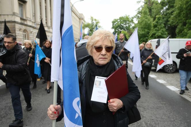   Razem przeciw przemocy. Medycy protestują w Warszawie