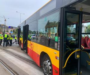 Zderzenie tramwaju i autobusu w Warszawie