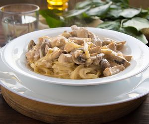 Makaron z pieczarkami i ricottą - pyszne danie w 15 minut