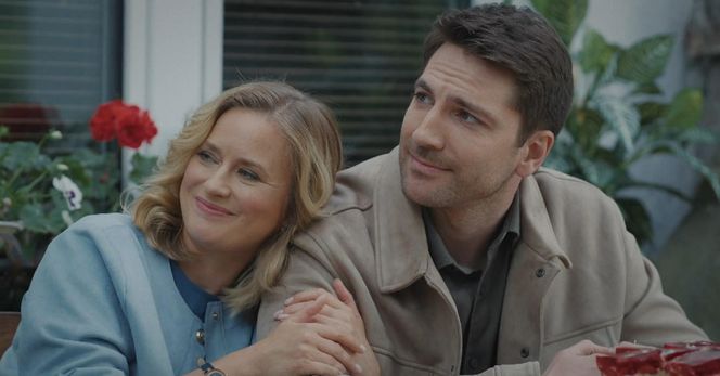 M jak miłość odc. 1881. Julia (Marta Chodorowska), Dima (Michał Pszeniczny)