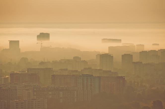 Smog w Warszawie. Jest coraz gorzej, powietrze można ciąć nożem