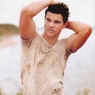 Taylor Lautner musiał nabrać 15 kg masy mięśniowej