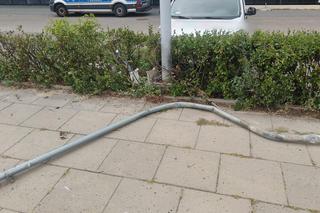 19-letni kierowca uderzył w budynek Areny Toruń. Zdjęcia z miejsca zdarzenia