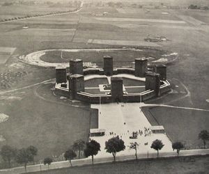 Ten obiekt na Mazurach miał przypominać krąg ze Stonehenge. Dziś pozostały po nim ruiny