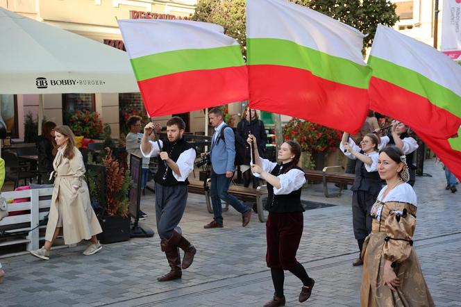 Korowód w ramach Międzynarodowego Festiwalu Renesansu w Lublinie