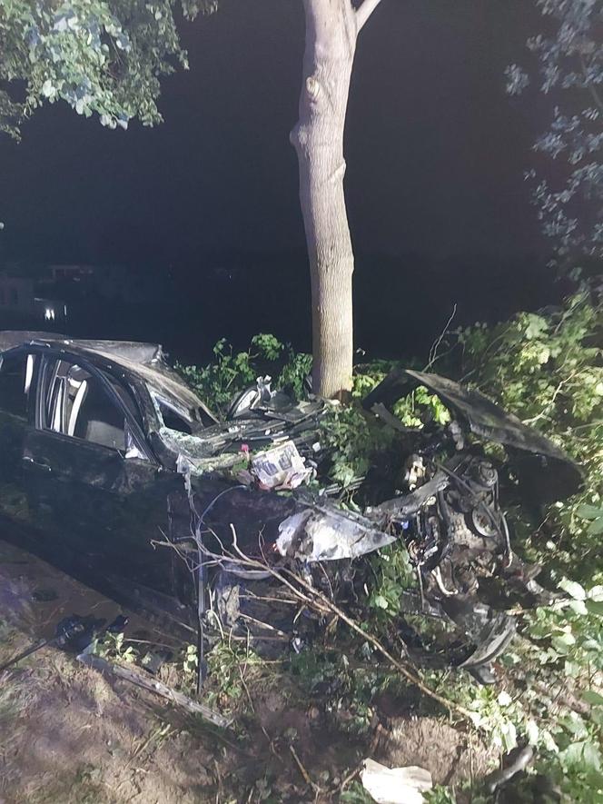 Niespokojna noc na gdańskich drogach. Dwa wypadki i uwięzieni ludzie w samochodach