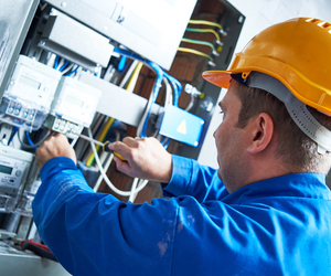 Modernizacja instalacji elektrycznej - wymiana czy remont? Obowiązujące przepisy, ważne elementy instalacji elektrycznej