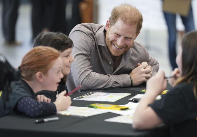 Książę Harry samotny! "Bez Meghan Markle, to już kryzys"