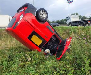 Dachowanie na DK-50 w miejscowości Brzóze