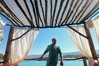 Roksana Węgiel i Kevin Mglej z dzieckiem na wakacjach