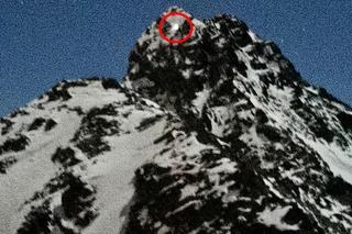 Akcja rautnkowa na szczycie Świdnicy. TOPR pomaga kobiecie, która była nieprzygotowana do zejścia 