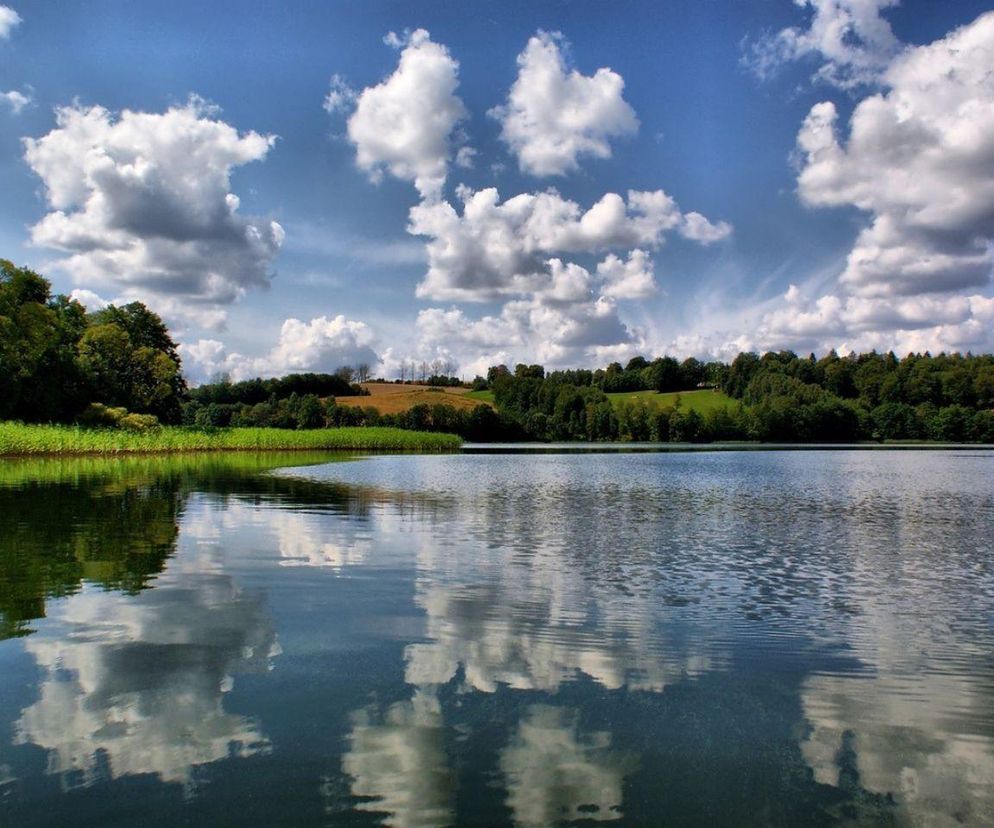 Te miejsca na Kaszubach poleca AI na wakacje. Odkryj ukryte perły regionu!