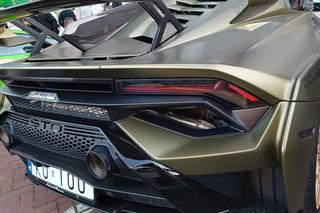 Sportowe samochody w Katowicach w ramach akcji Positive Ways Polska dla Hospicjum