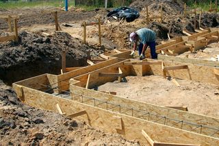 Jak zrobić szalunki fundamentowe. Szalowanie fundamentów