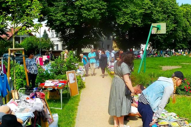 Pchli targ na pl. im. Waleriana Pawłowskiego