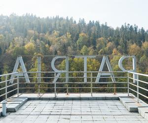 Pozdrowienia z powiatów! Architektura II RP na peryferiach