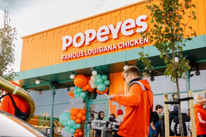 Czekali na to nawet 10 godzin! Szaleństwo na otwarciu Popeyes w Częstochowie