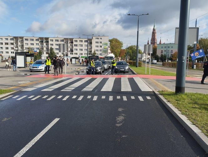 Hutnicy i koksownicy wyszli na ulice w Dąbrowie Górniczej. Apel do rządu o ratunek dla branży i tysięcy miejsc pracy