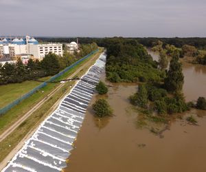 Wrocław Janówek - rozlana Bystrzyca i oczyszczalnia ścieków