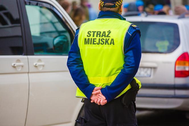 Kraków: Strażnicy miejscy niesłusznie oskarżeni o pobicie. Dostaną 300 tys. złotych