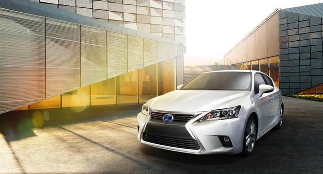 Lexus CT200h