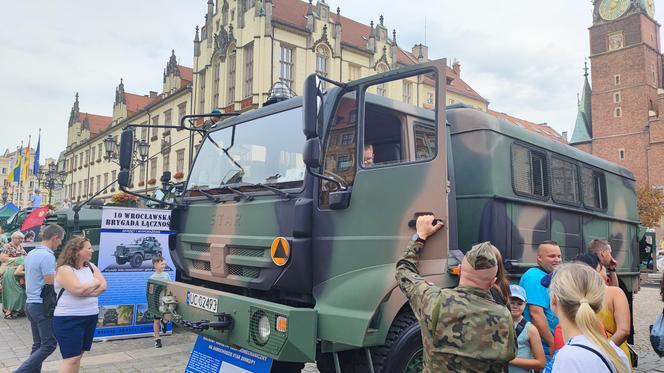 Święto Wojska Polskiego we Wrocławiu. Taki sprzęt zaprezentowano na wrocławskim Rynku 