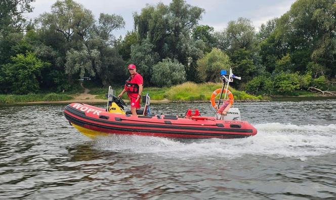 Samochód zjechał do Wisły. Wielogodzinna akcja w Toruniu