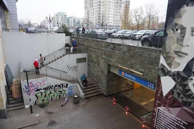 Galeria Metro Bis na Ursynowie znajduje się tuż obok stacji metra Stokłosy