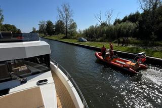 Samochód na dnie Kanału Grunwaldzkiego. Akcja służb