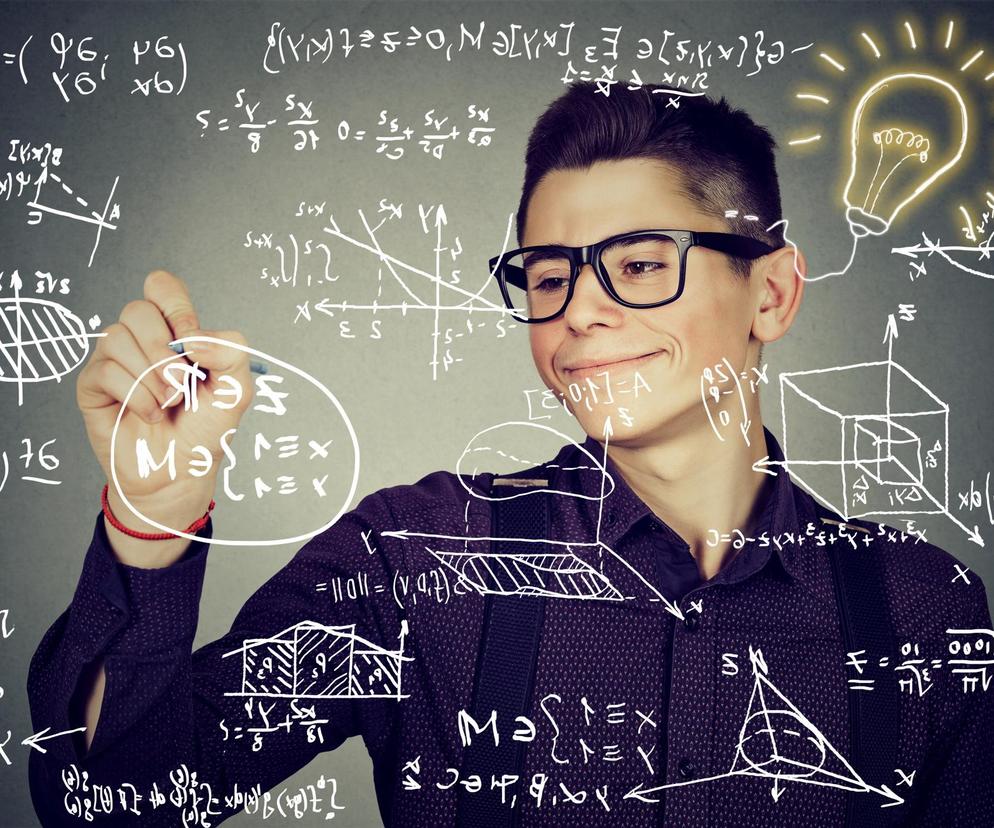 QUIZ matematyczny z matury 2024. Czy zdałbyś maturę podstawową z matematyki? Licealiści rozwiążą te zadania bez problemu, a Ty zdobędziesz przynajmniej połowę punktów?