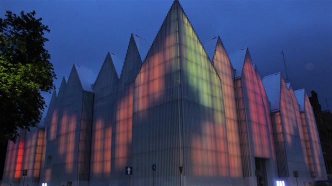 Pokaz iluminacji Filharmonii w Szczecinie z okazji Święta Muzyki