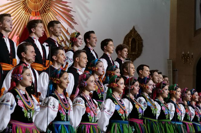 Występ zespołu Mazowsze w Starachowicach