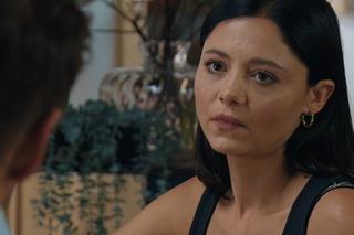 M jak miłość, odcinek 1688: Iza (Adriana Kalska), Marcin (Mikołaj Roznerski)