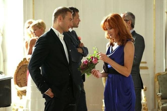 M jak miłość. Andrzej Budzyński (Krystian Wieczorek), Agnieszka (Magdalena Walach), Marta (Dominka Ostałowska)