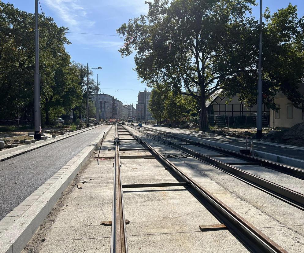 Na Wszystkich Świętych tramwajem na cmentarz Osobowicki. Będzie tymczasowy przejazd przez plac Staszica