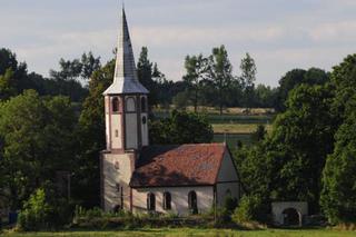 Okoliczna architektura również staje sie inspiracją - kościół w Proszowej.