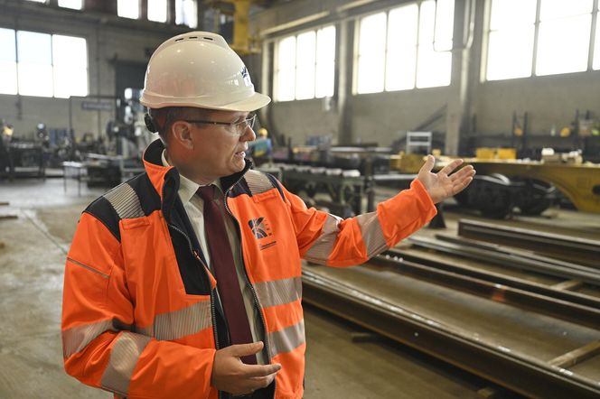 Kraków buduje Warszawie plac Zawiszy. Byliśmy w fabryce, gdzie powstanie 121 elementów wielkiej układanki