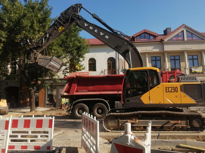 Remont ul. Piłsudskiego w Siedlcach, natrafiono na ciekawe znalezisko