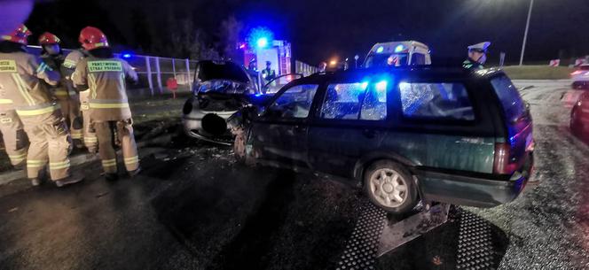 Wypadek na DK 25 pod Bydgoszczą! Dwie osoby poszkodowane [ZDJĘCIA]