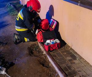 Pożar bloku w Toruniu. Siedem zastępów straży pożarnej w akcji