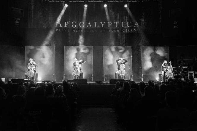 Apocalyptica żegna się z ważnym członkiem! Grupa wydała nowy utwór w duecie z… Robertem Trujillo!