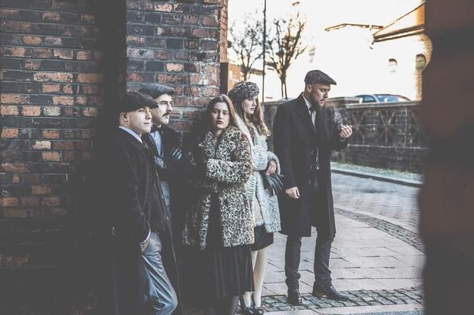 Grupa Piykne Bindry z Katowic odtwarza klimat z serialu "Peaky Blinders"